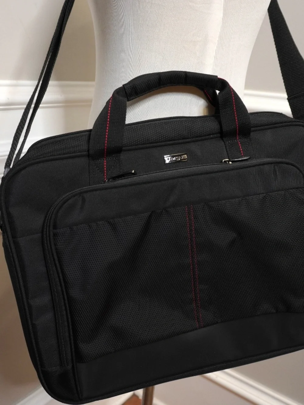 Targus 15–16” Classic Slim Laptop Briefcase, Like New Condition